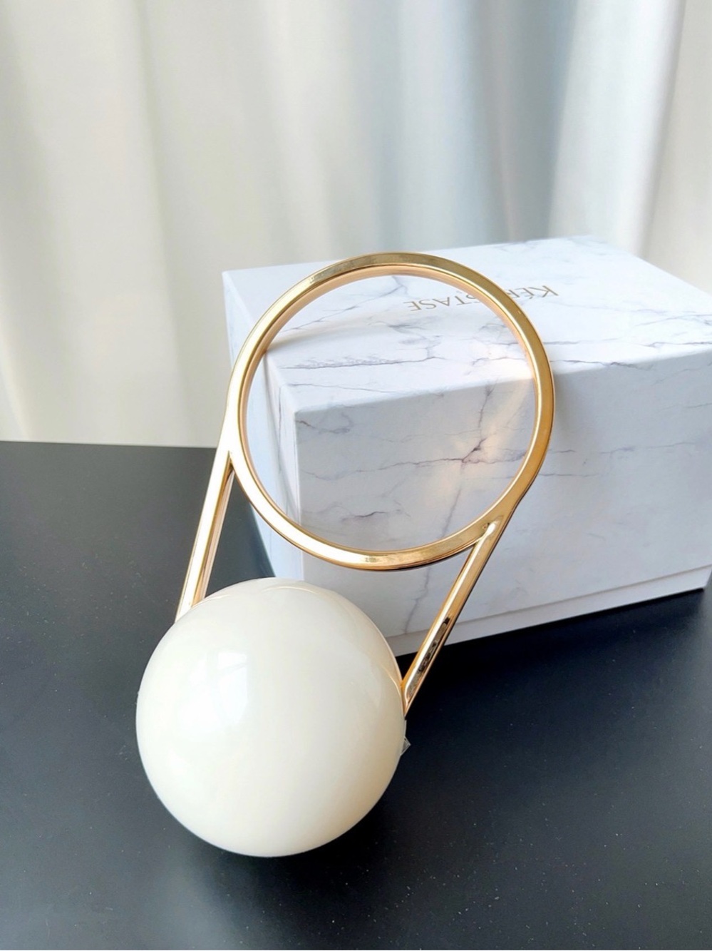 A Classy Chic Boutique Gold-Accented White Sphere Handbag - Picture 3 of 8